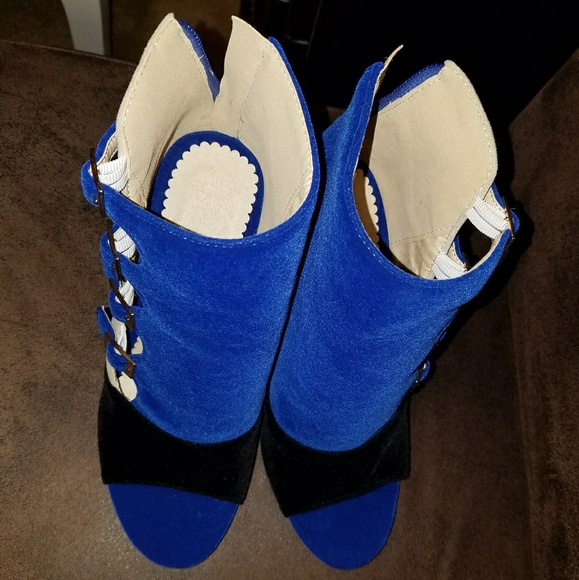 Shoes Heels - Picture 2 of 2